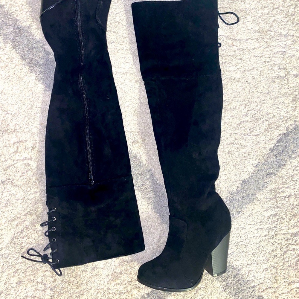 NEW in box Knee high black boots size 6 - NEW